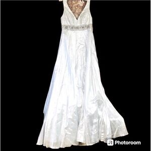 Dave & Johnny Formal Gown Silver size small